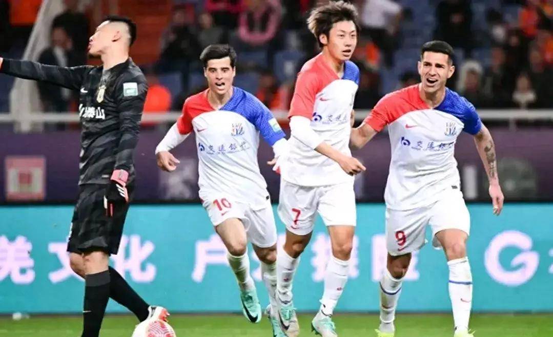 争夺亚冠名额！恒大对阵国安，中超夺冠热门会师球场的简单介绍