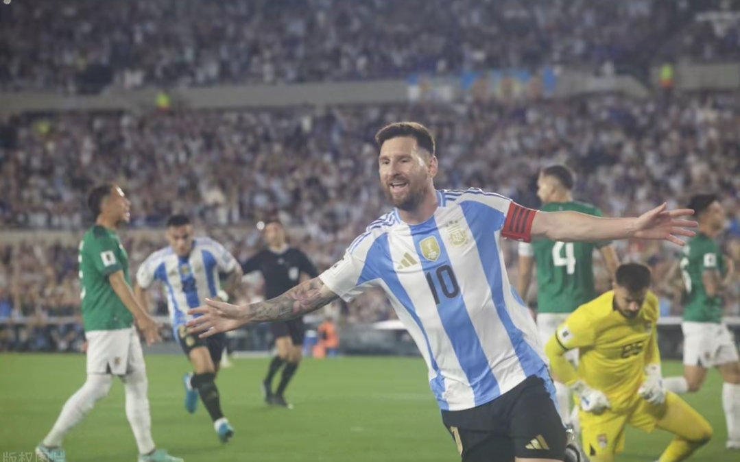 阿根廷队前锋表现神勇，破门连击对手