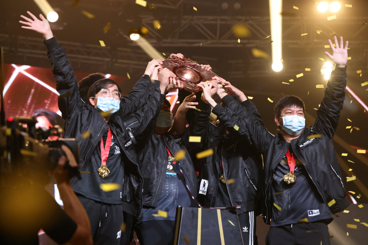 包含体育豪门队伍对决，顶级比赛继续升温的词条