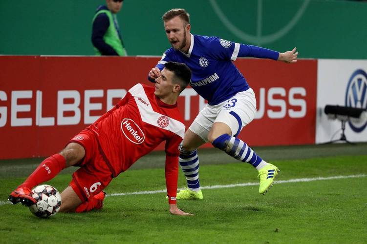 关于沃尔夫斯堡继续保持领先优势，战胜对手的信息