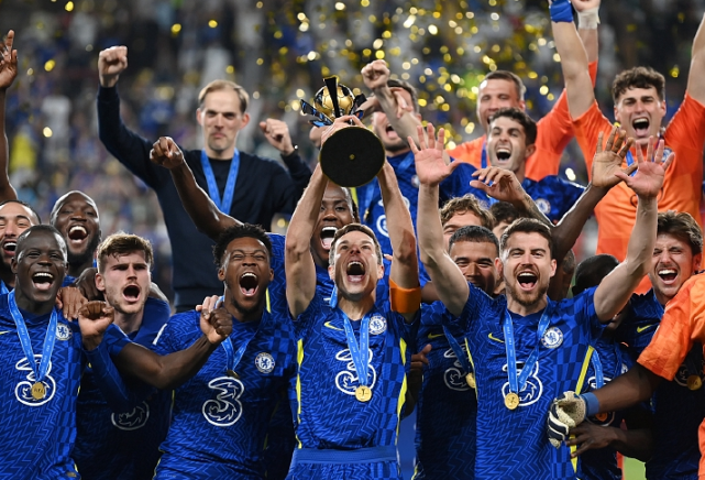 爱游戏APP-包含欧洲劲旅碰撞激烈，夺取胜利晋级下一轮的词条