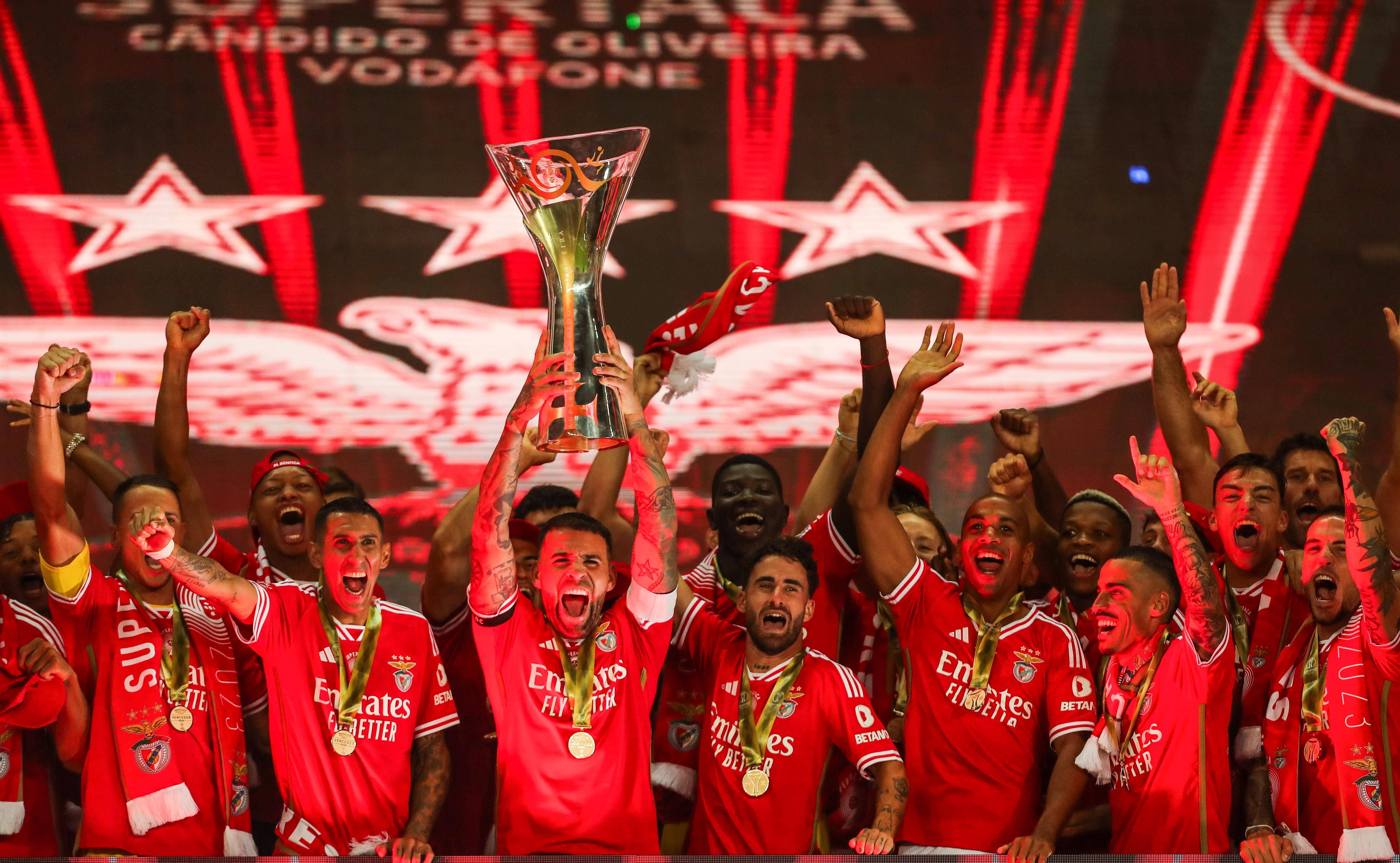 爱游戏官方入口-葡萄牙足球明星在国际赛场获得成功