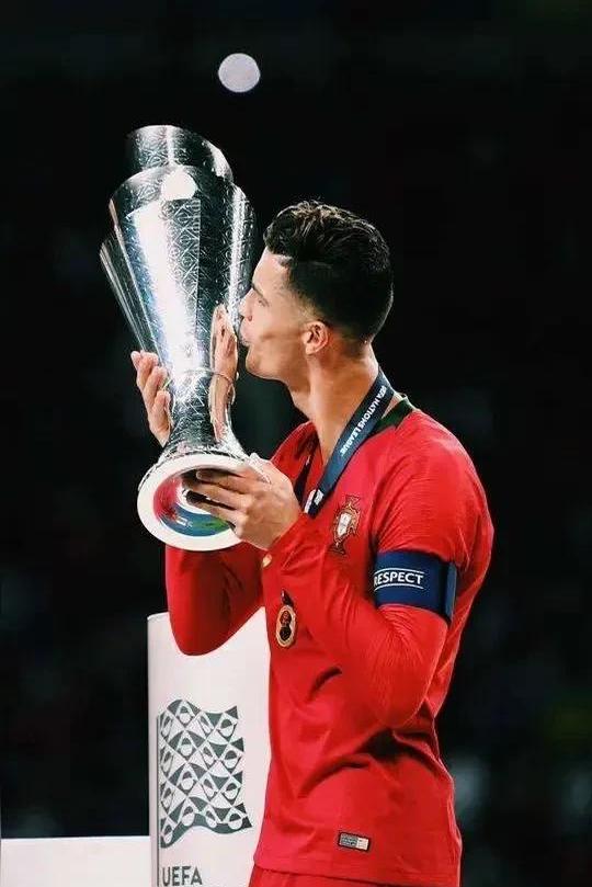 葡萄牙足球明星在国际赛场获得成功