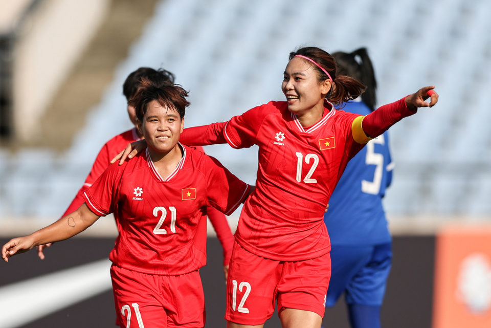 爱游戏官方入口-硝烟弥漫女足战场：国际比赛场上国家女队勇猛作战的简单介绍