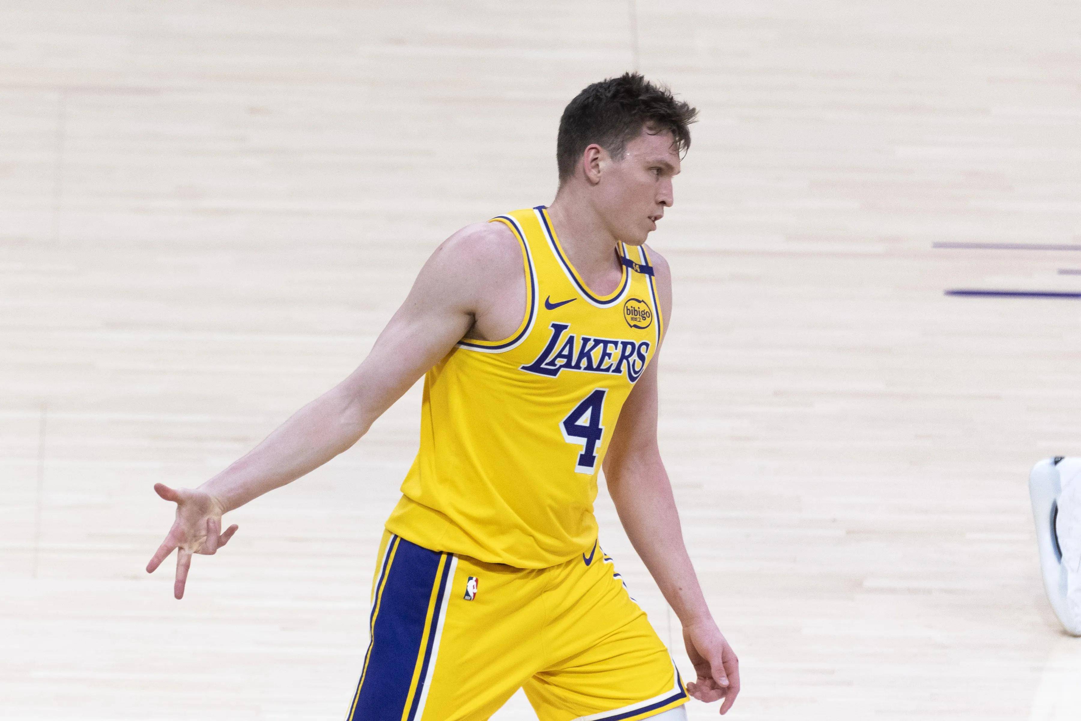 湖人队两大得分手搭档受伤备战恢复状况的简单介绍