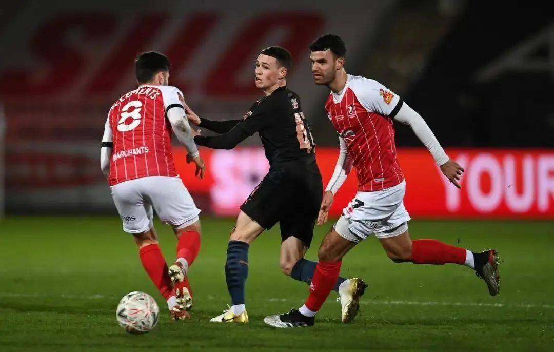 爱游戏娱乐-关于雷丁中场绝杀逆转比分,帮助球队夺得胜利的信息