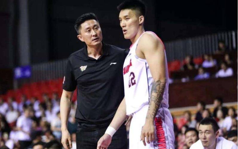 辽宁沈阳东北虎客场逆转长春亚泰，提前锁定季后赛名额的简单介绍