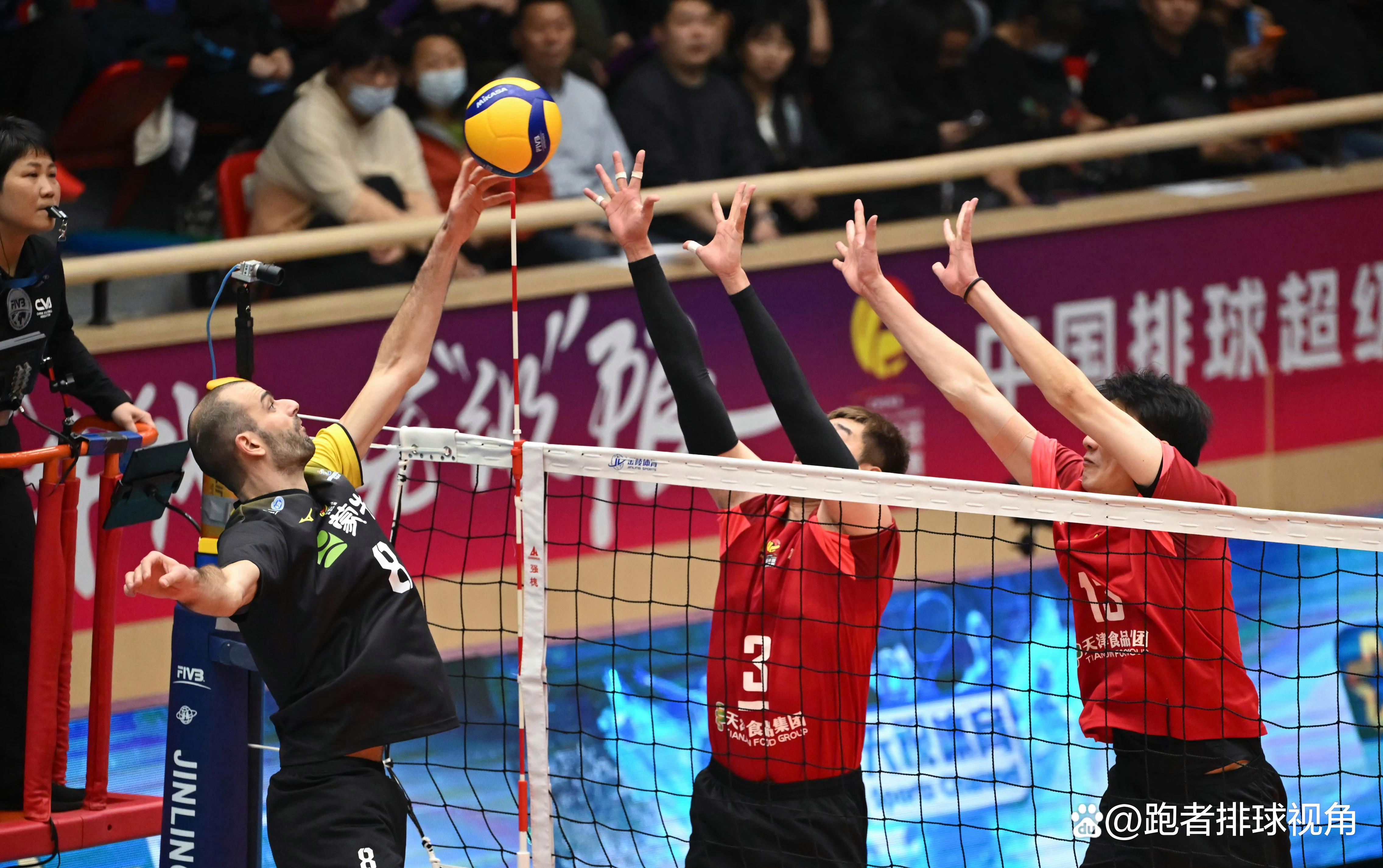 爱游戏下载-各队备战季后赛球迷期待精彩对决