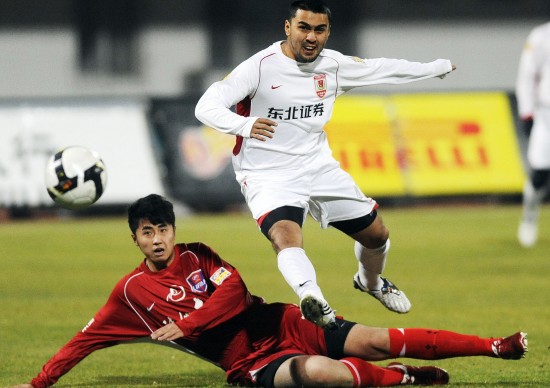 爱游戏体育-包含重庆力帆争分夺秒全力拼搏，战绩走势关乎一切的词条