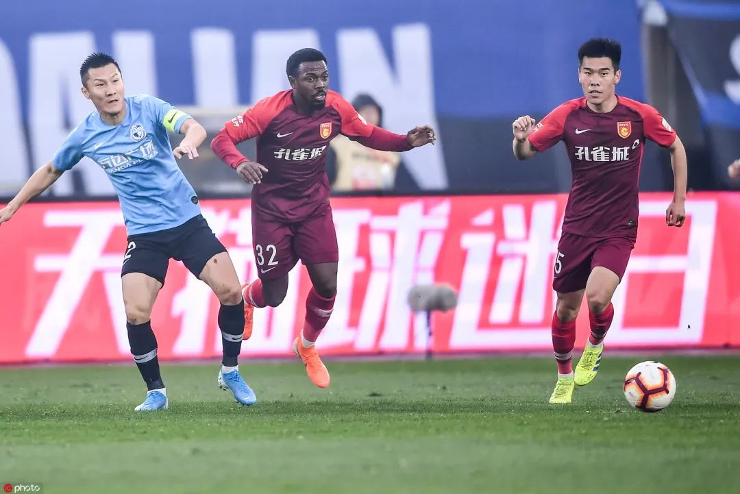 包含河北华夏幸福客场不敌大连一方，积分下滑的词条