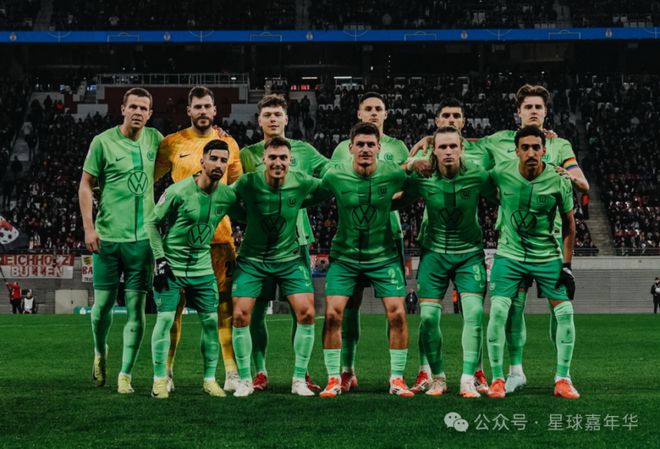 包含沃尔夫斯堡客场不敌，遭遇德甲连败的词条