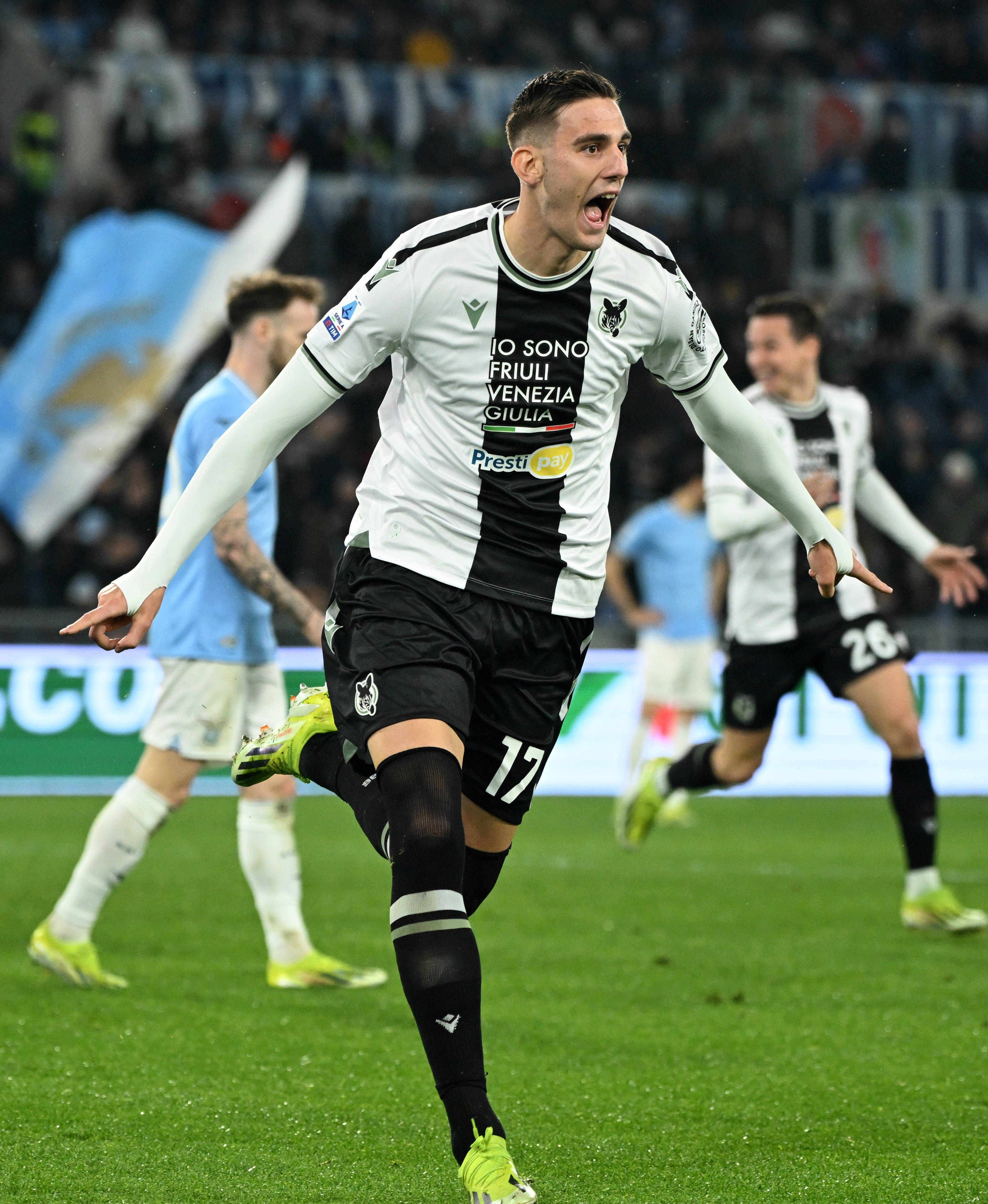 意大利女子足球队签下意甲顶级球员的简单介绍