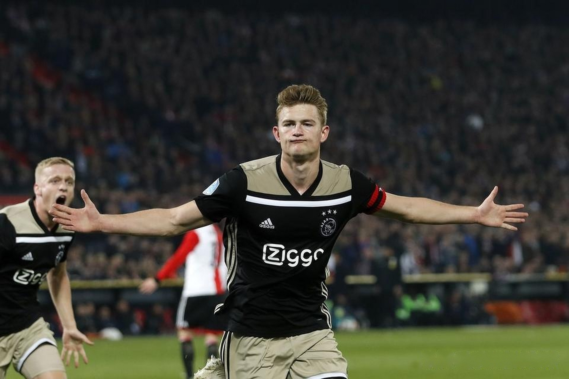 爱游戏官方入口-包含阿贾克斯逆转尤文图斯，实现意外惊喜的词条