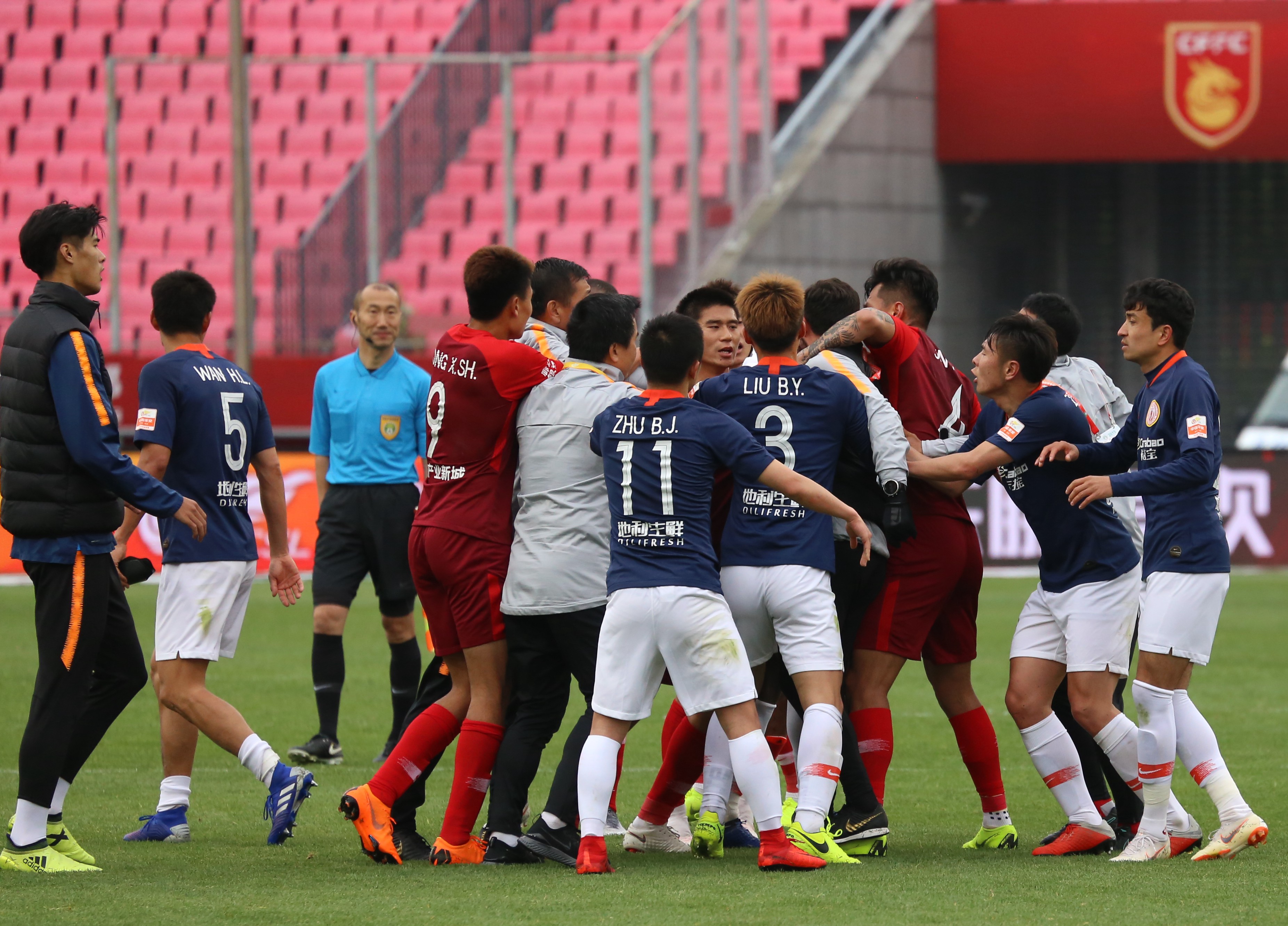 广州恒大客场战平河北华夏幸福，保持不败