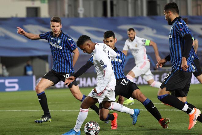 爱游戏官方入口-阿贾克斯战胜皇家马德里，晋级半决赛