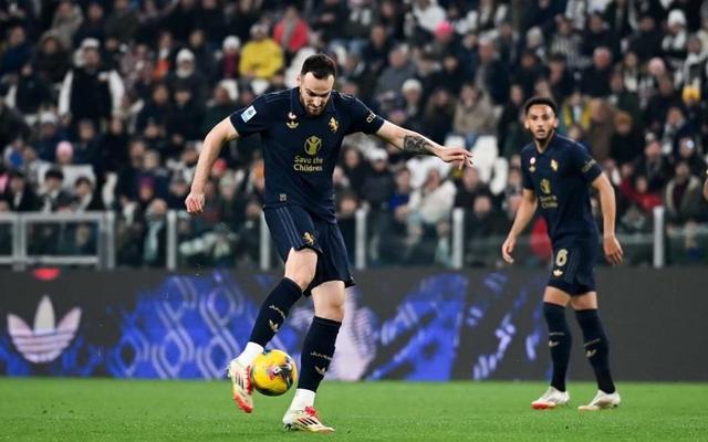 爱游戏-尤文图斯新援爆发，帮助球队获胜