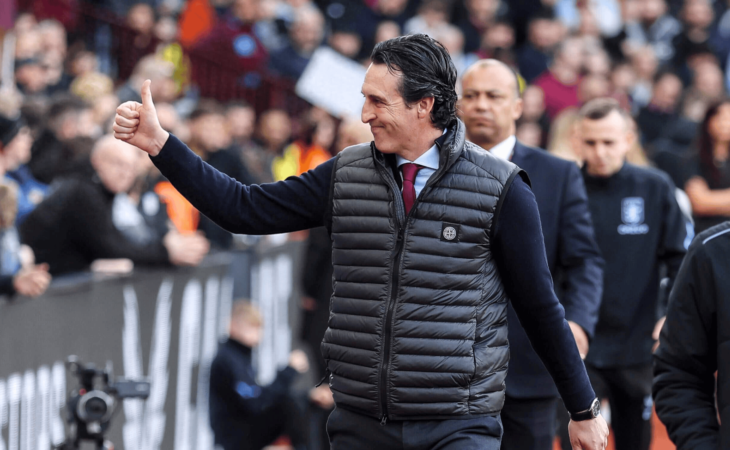 包含伯恩茅斯遭遇连败，保级压力加大的词条