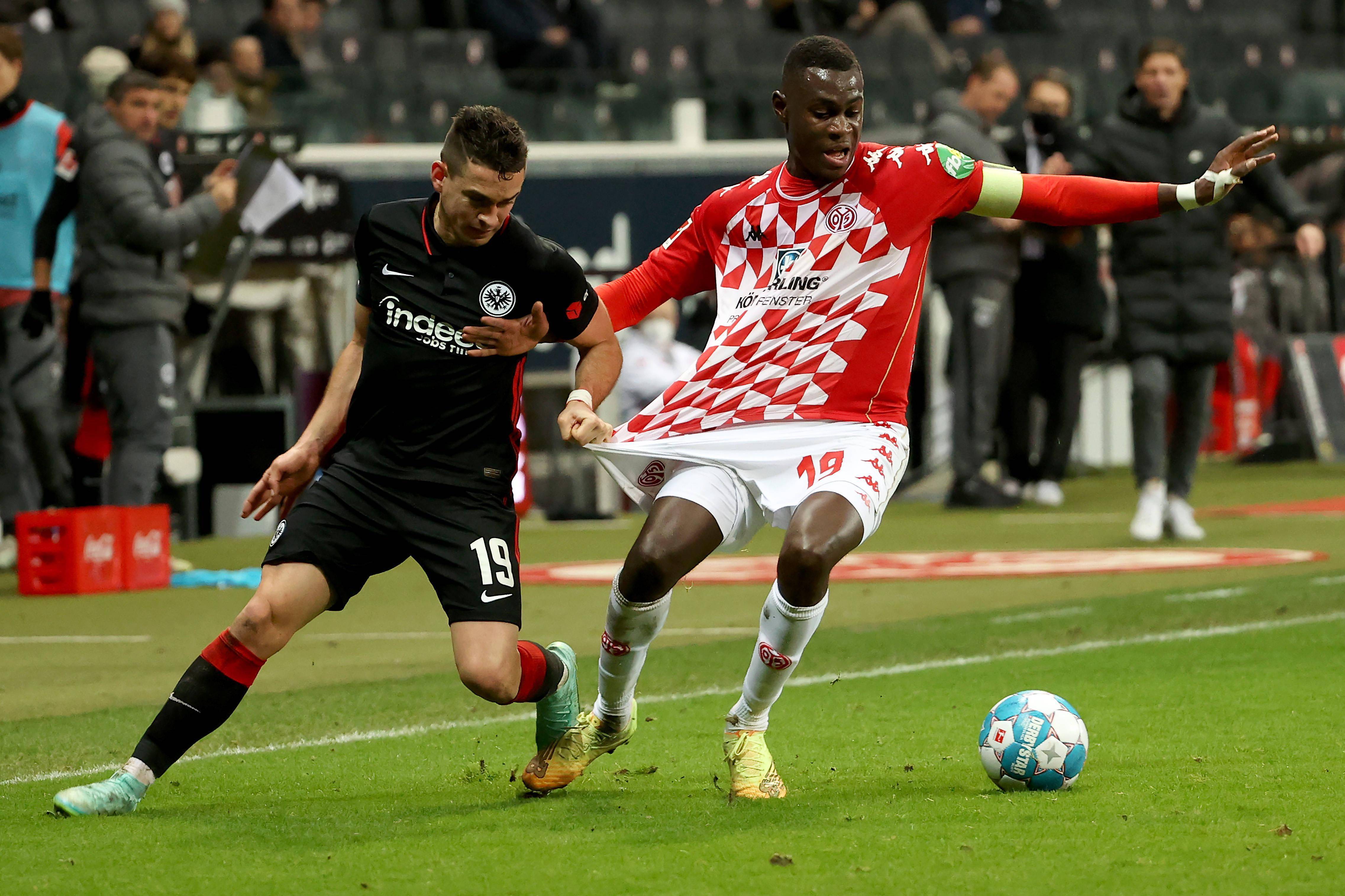 关于法兰克福势不可挡，成功击败对手的信息