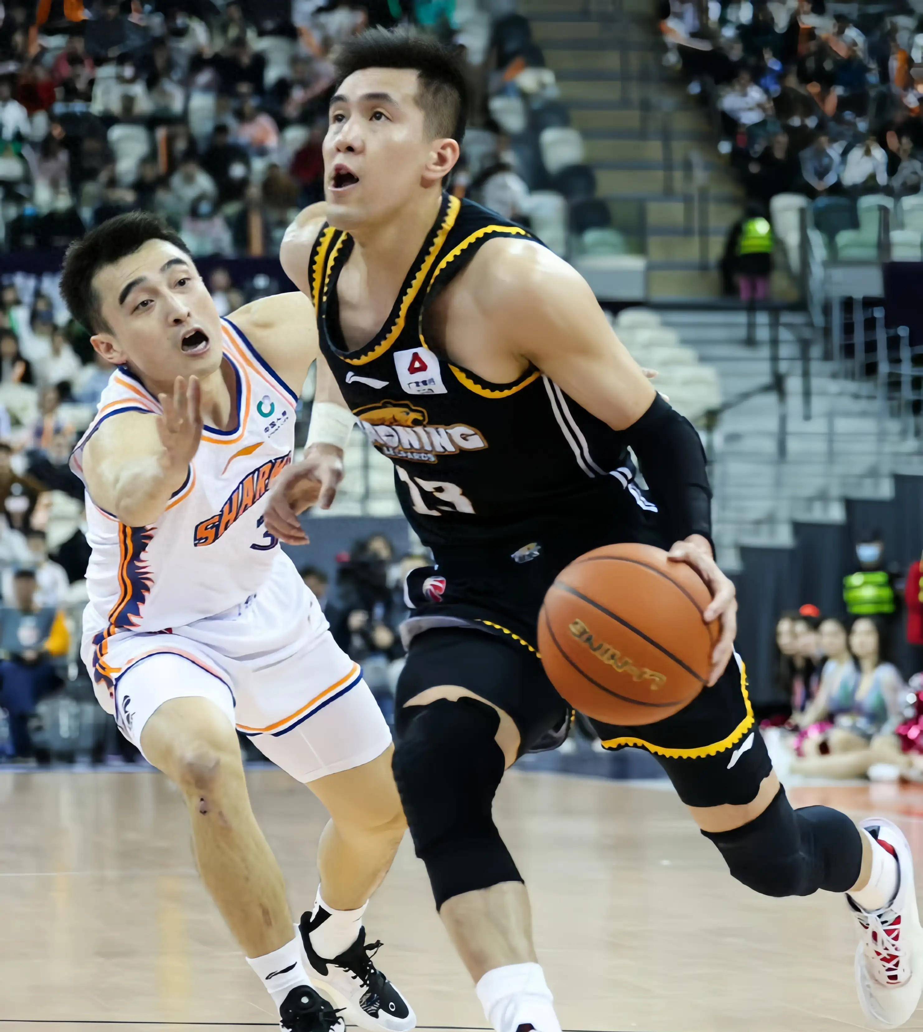 爱游戏体育-辽宁球员连续攻防坚持向胜利努力前行的简单介绍