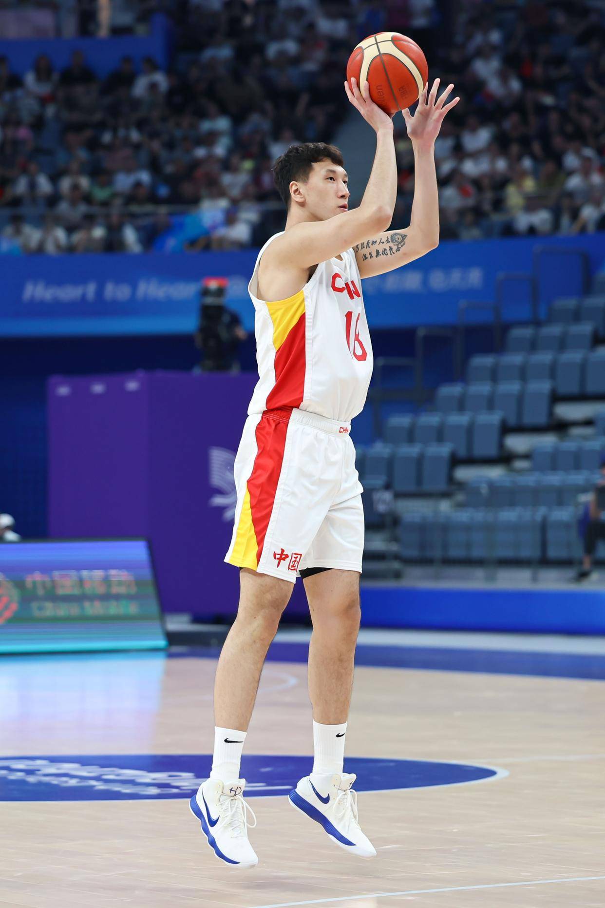 爱游戏体育-广东队遭遇劲敌压力，球员状态逐渐回升的简单介绍