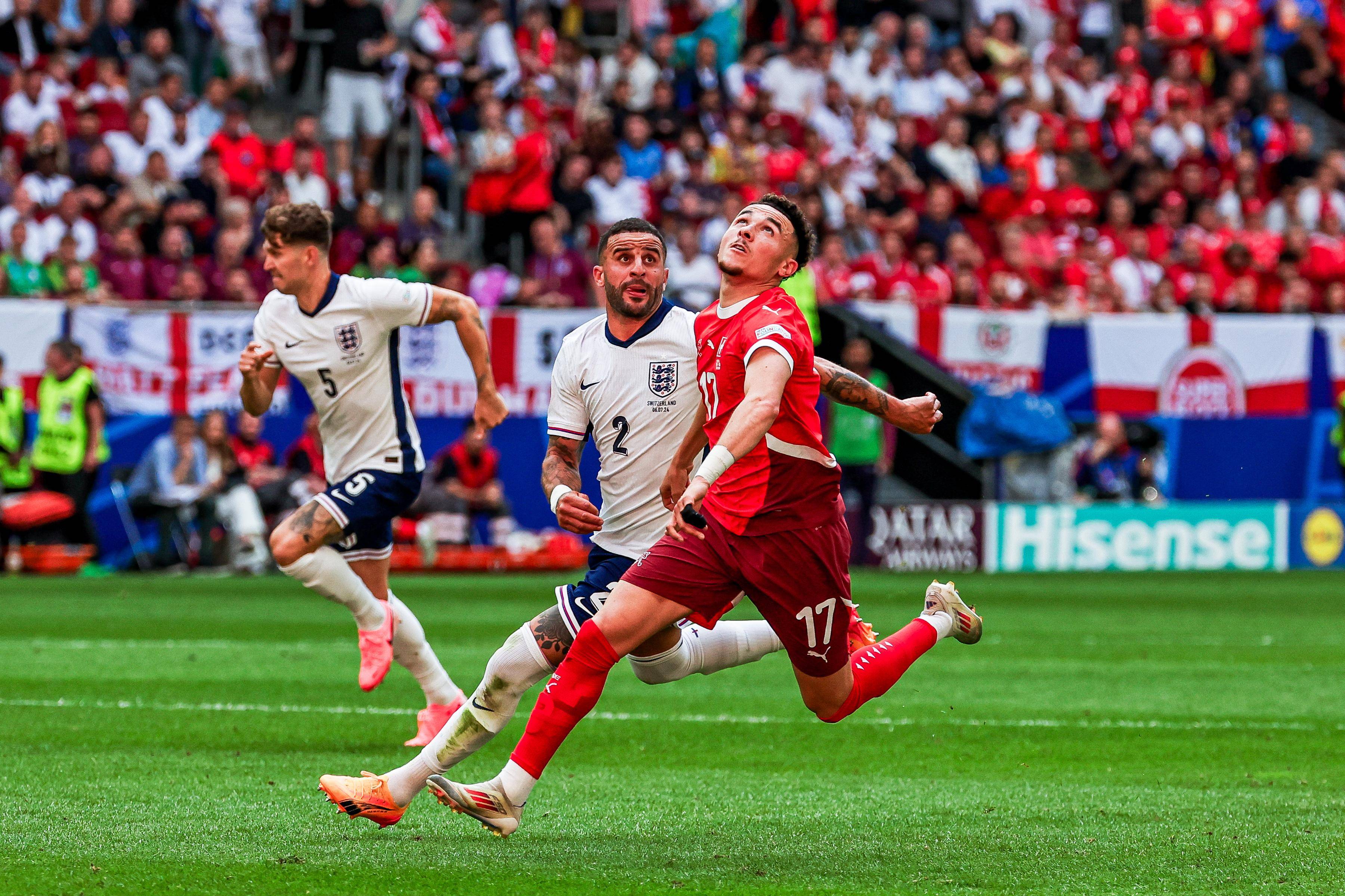 爱游戏娱乐-英格兰队击败乌克兰，成功晋级欧洲杯