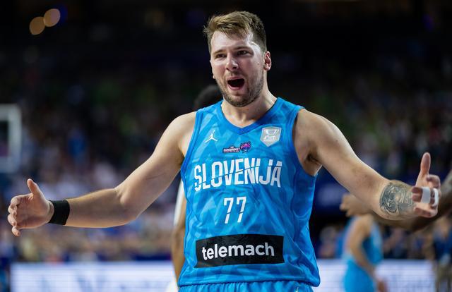 包含斯洛文尼亚队实力强大，一路向前胜利！的词条