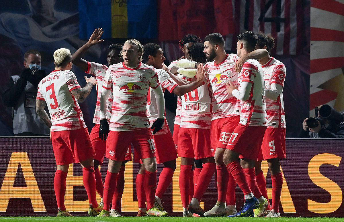 关于莱比锡红牛惨遭云达不莱梅逆转，德甲排名下滑的信息