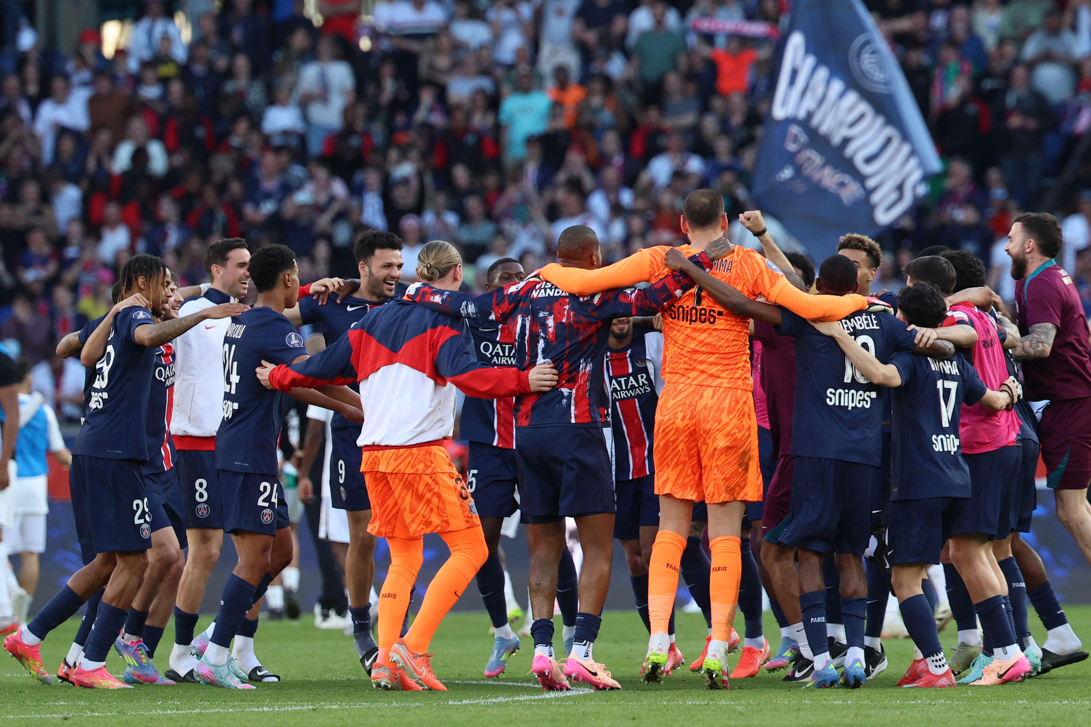 爱游戏在线-巴黎圣日耳曼大胜，内马尔助球队晋级八强的简单介绍