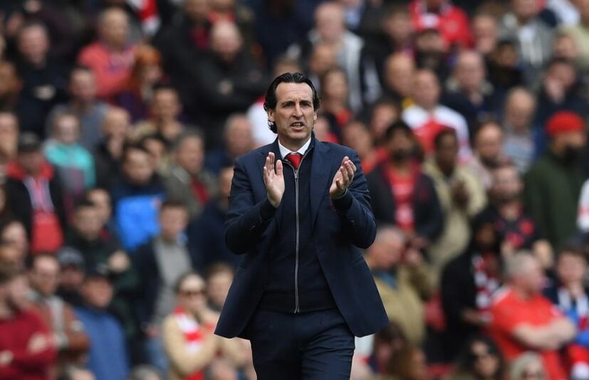 爱游戏下载-联盟热门球员交易传闻四起，转会市场风起云涌的简单介绍