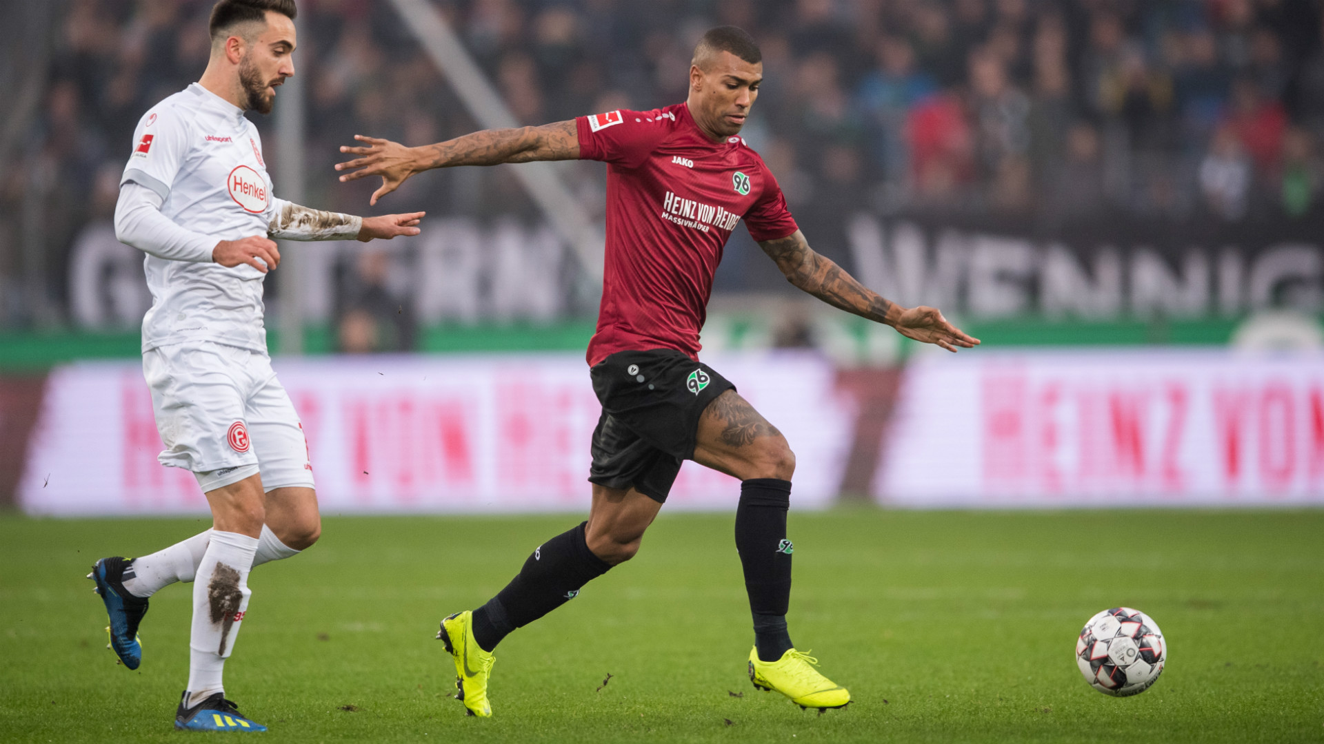 爱游戏官网-汉诺威中场喜获首球，助球队取得胜利的简单介绍