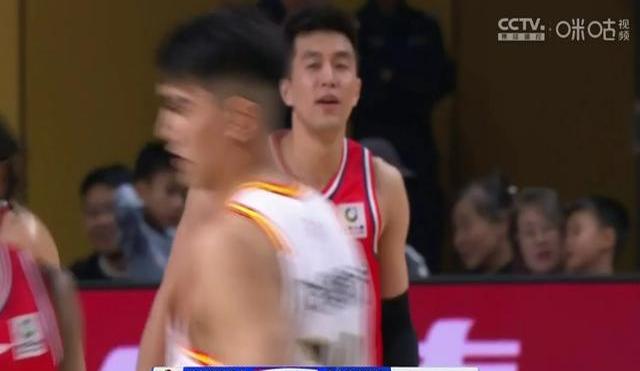 福建队客场惨败，积分榜下滑