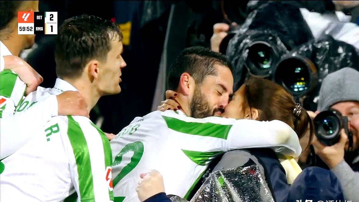 包含西甲焦点战：皇马vsAC米兰，绝杀引发热议不断的词条