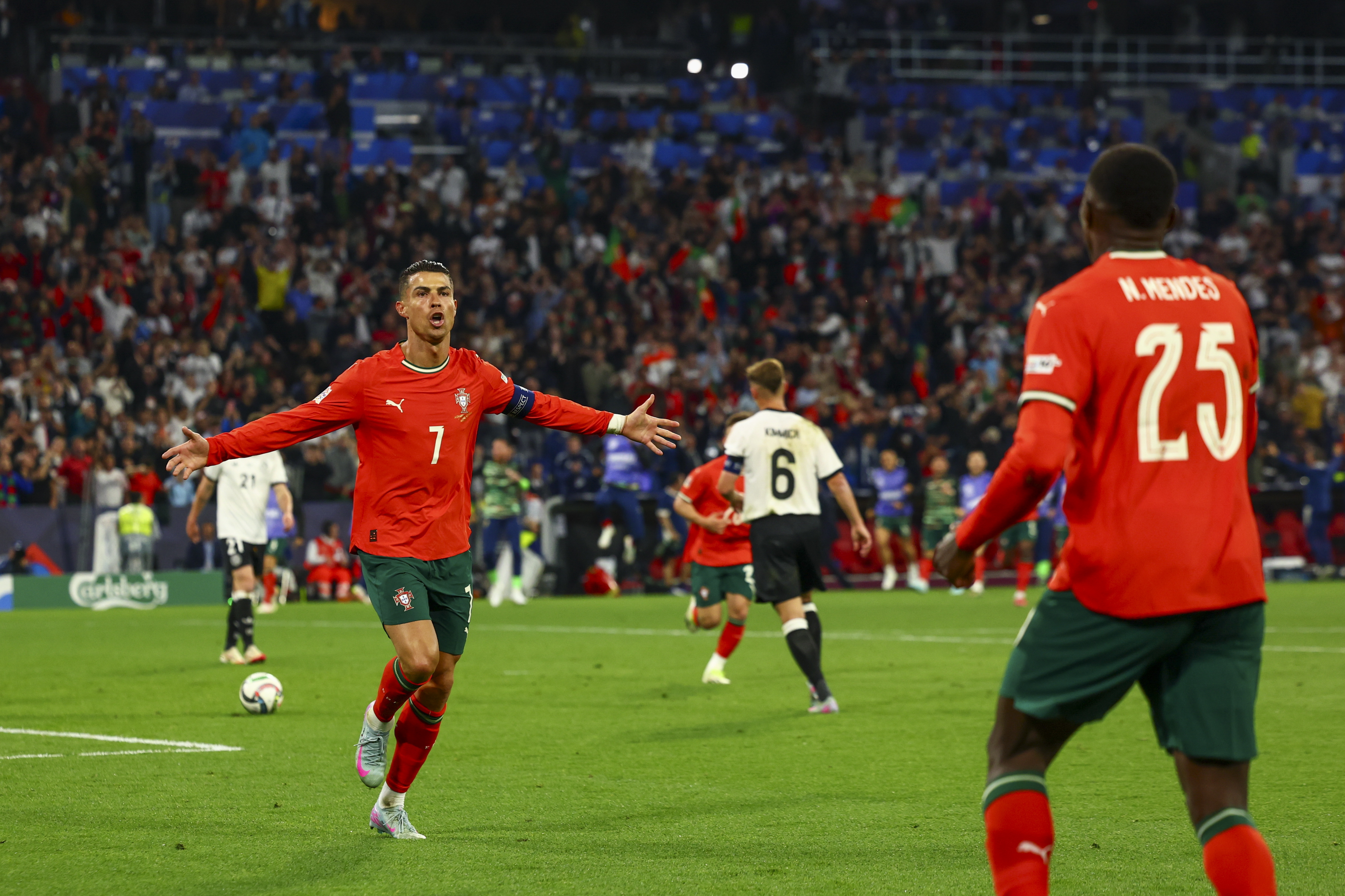 爱游戏在线-葡萄牙队战胜瑞典，欧国联精彩赛事