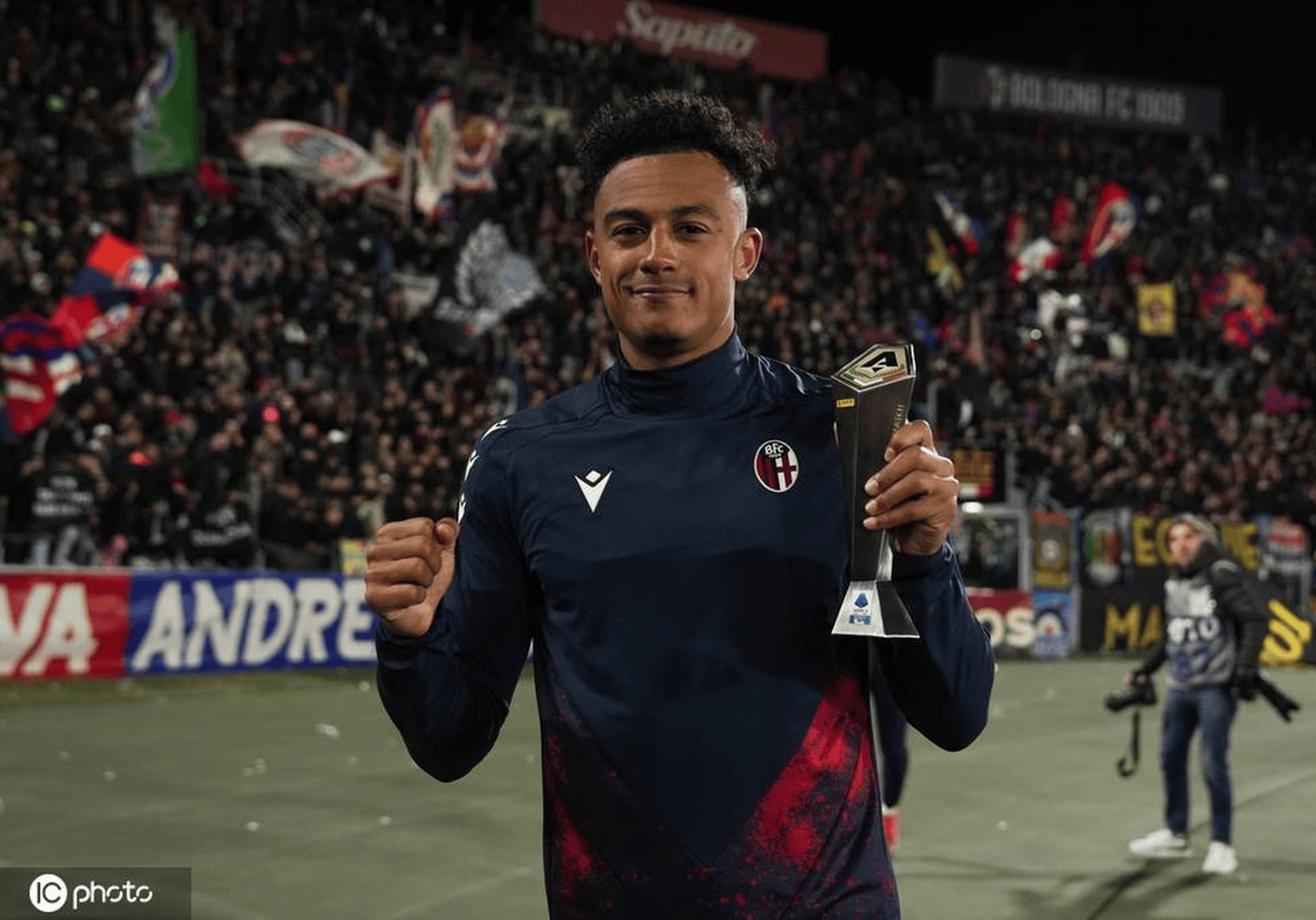 爱游戏官方入口-包含那不勒斯球员完成助攻，队伍共同进步的词条