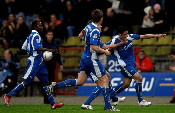 爱游戏在线-关于沙尔克球员状态回升，备战下一场比赛的信息