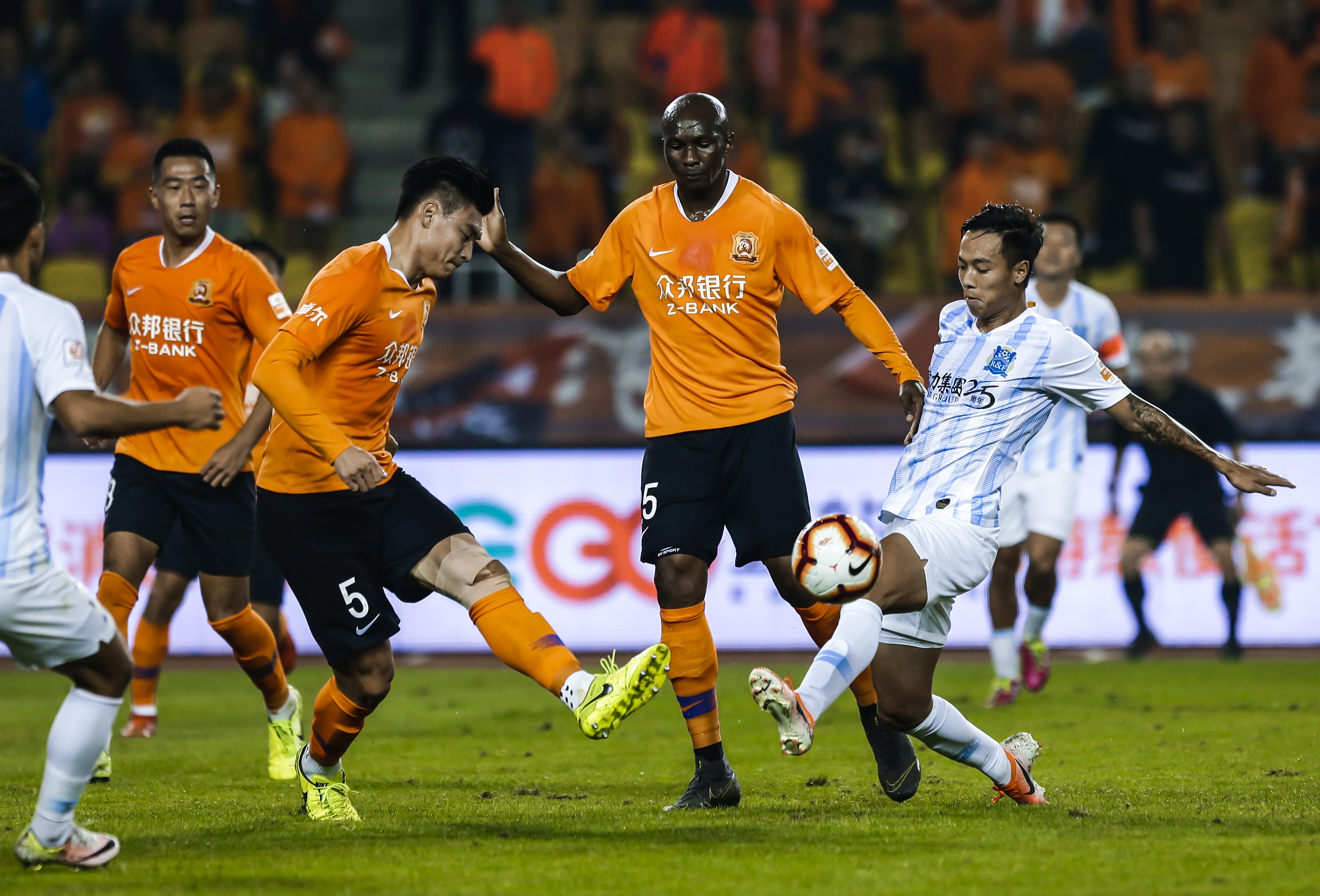 爱游戏官网-哈尔滨毅腾主场击败武汉卓尔,取得胜利