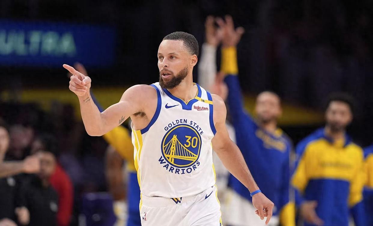 勇士击败湖人,斩获五连胜 勇士击败湖人,斩获五连胜