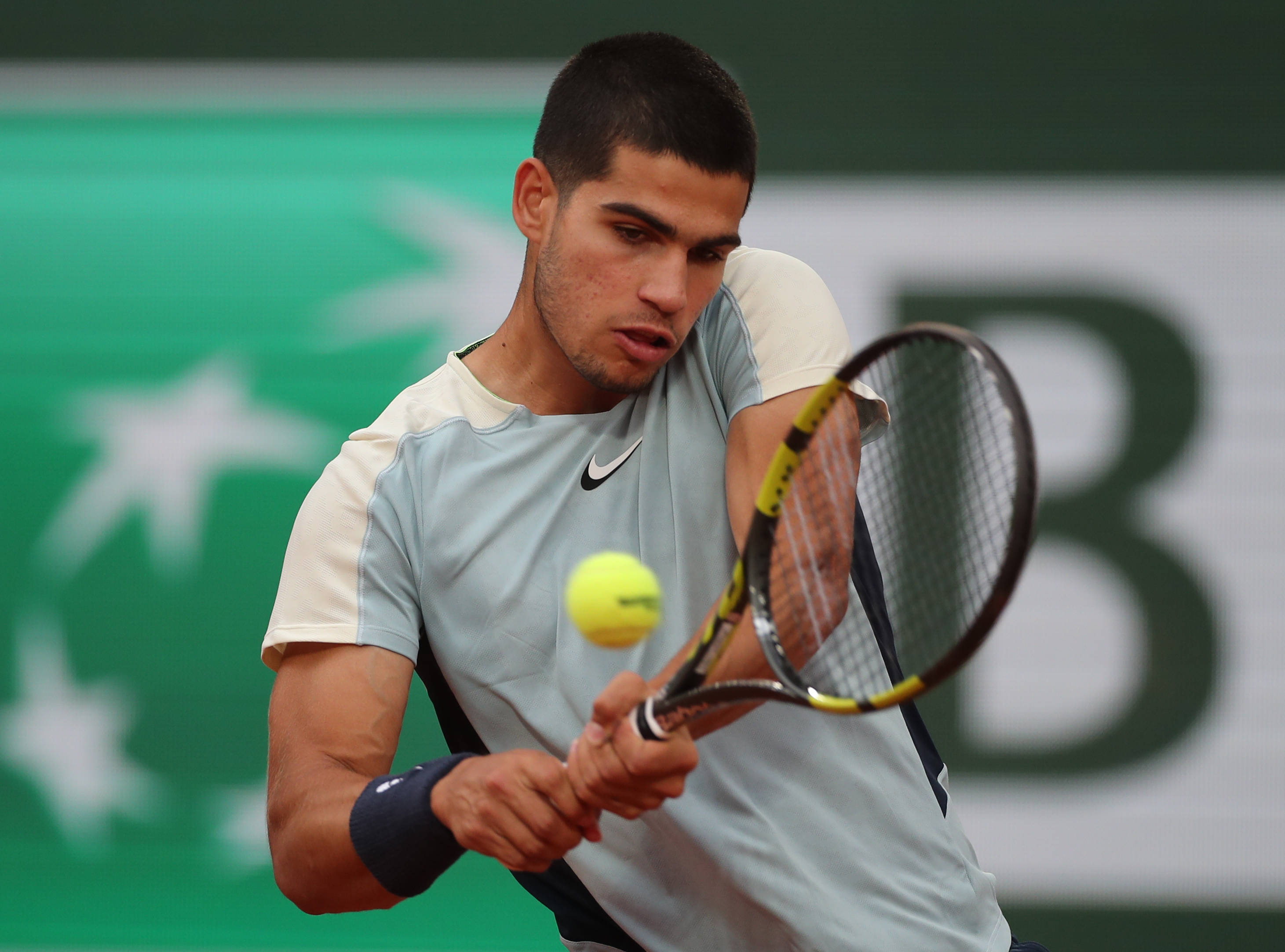 爱游戏在线-西班牙网球队逆转法国网球队，阿尔卡拉斯爆发神勇的简单介绍