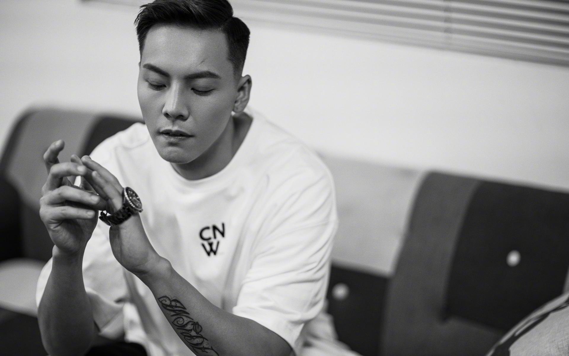 爱游戏官方入口-钢铁之躯，智慧之心，斯通斯欧冠之夜定乾坤