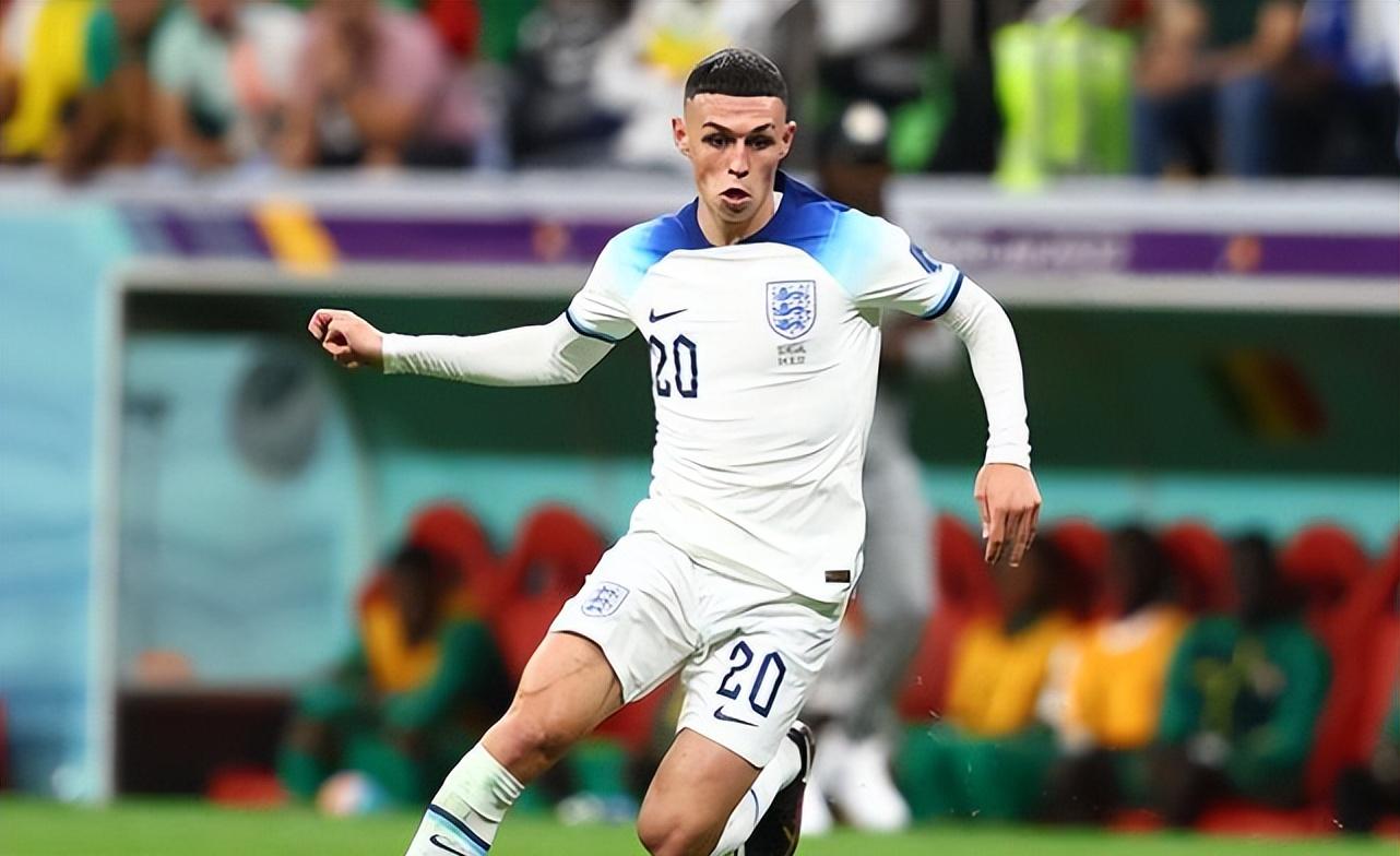 那不勒斯决胜局带走曼城，法比尼奥进攻端无人可挡